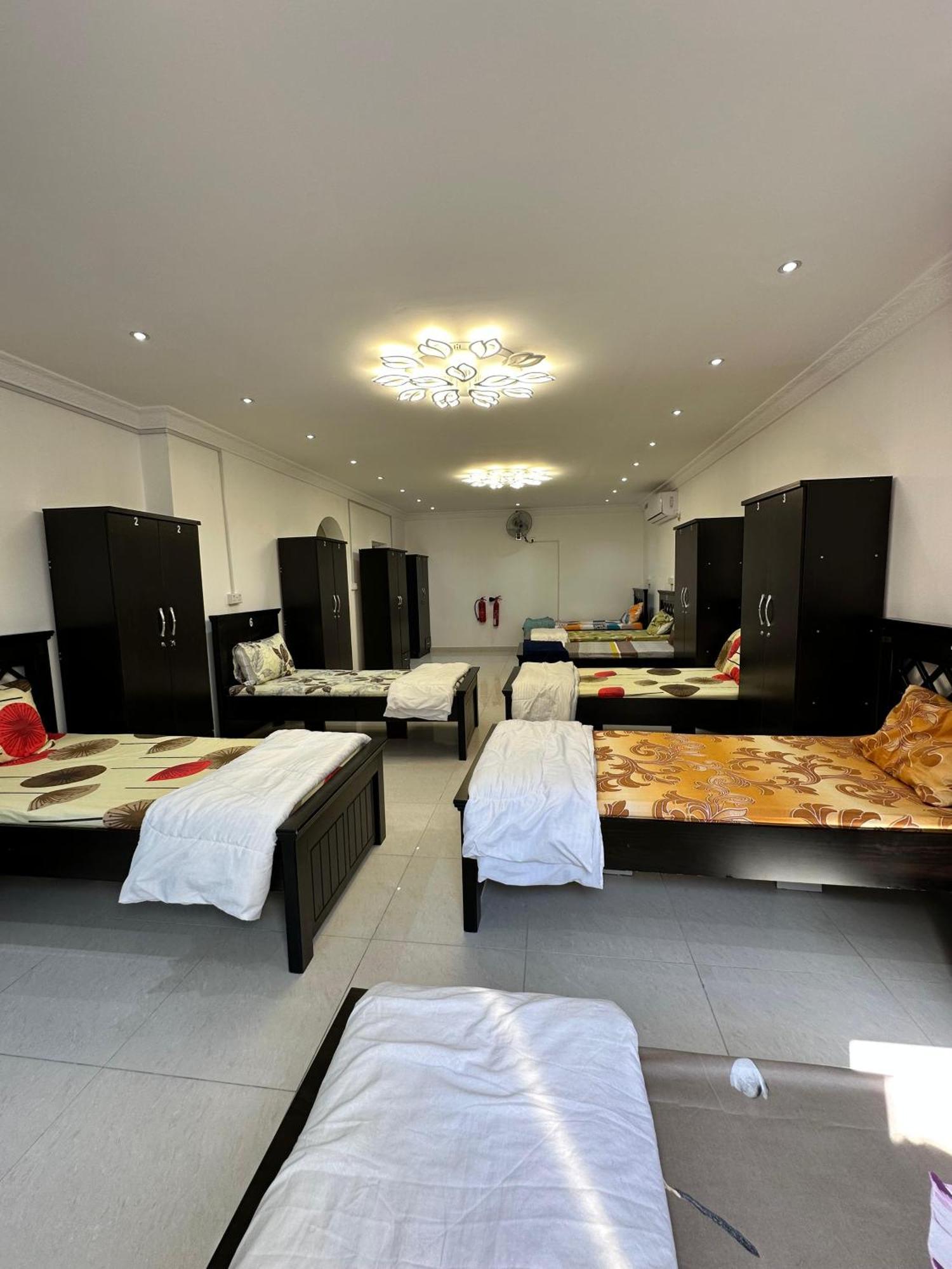 International Abu-Dhabi Hostel Villa Abu Dhabi Esterno foto