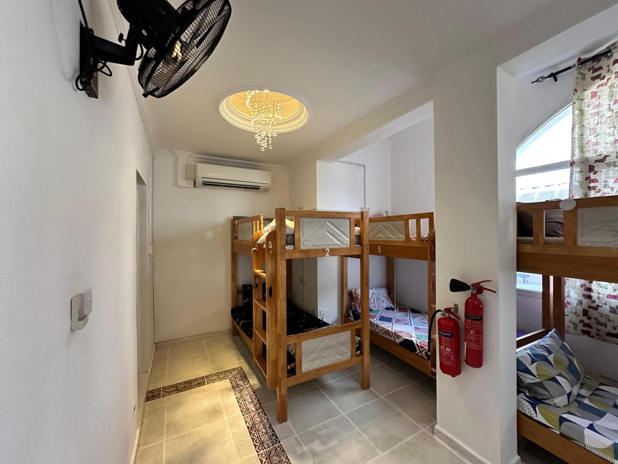 International Abu-Dhabi Hostel Villa Abu Dhabi Esterno foto