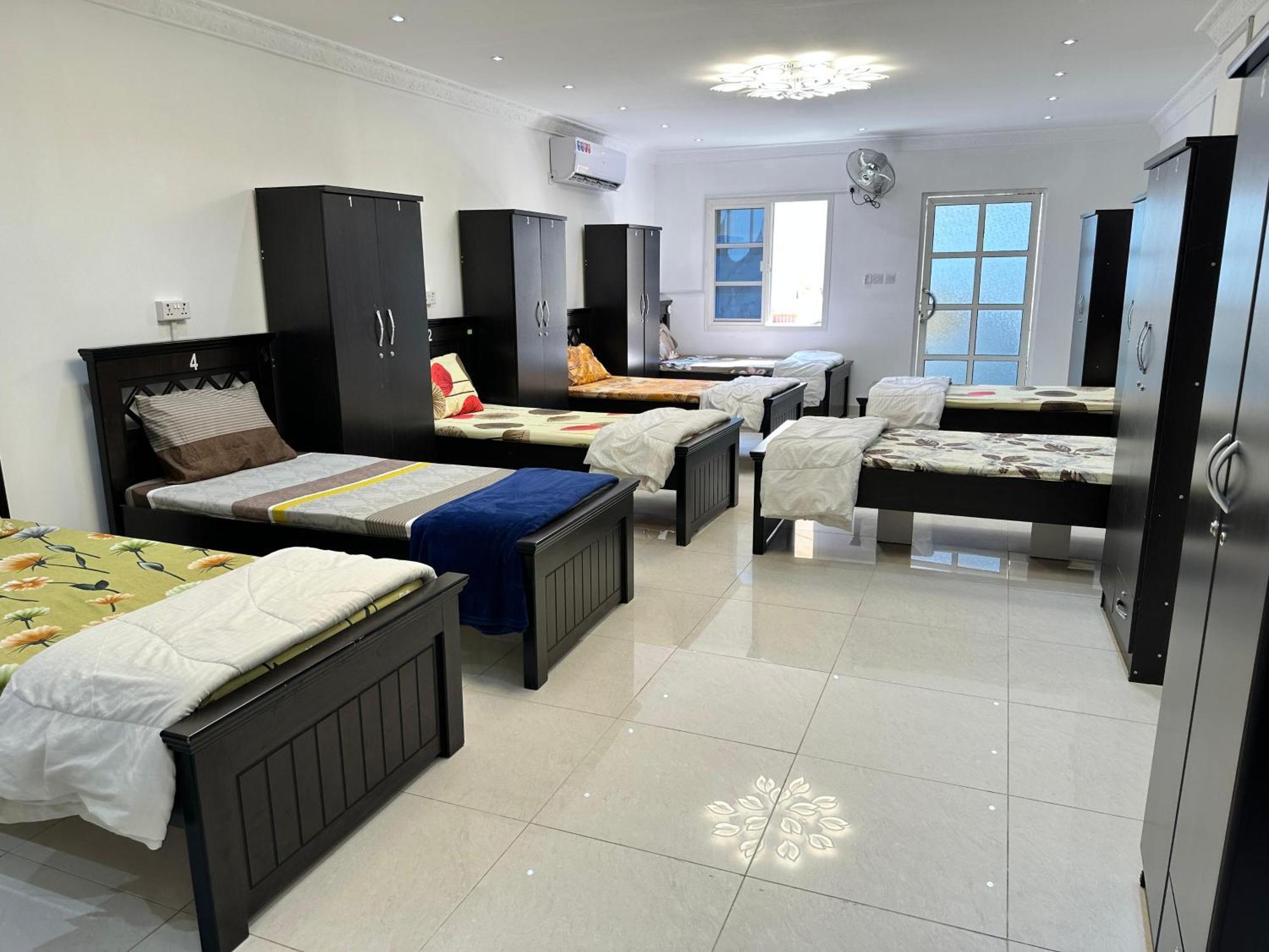 International Abu-Dhabi Hostel Villa Abu Dhabi Esterno foto