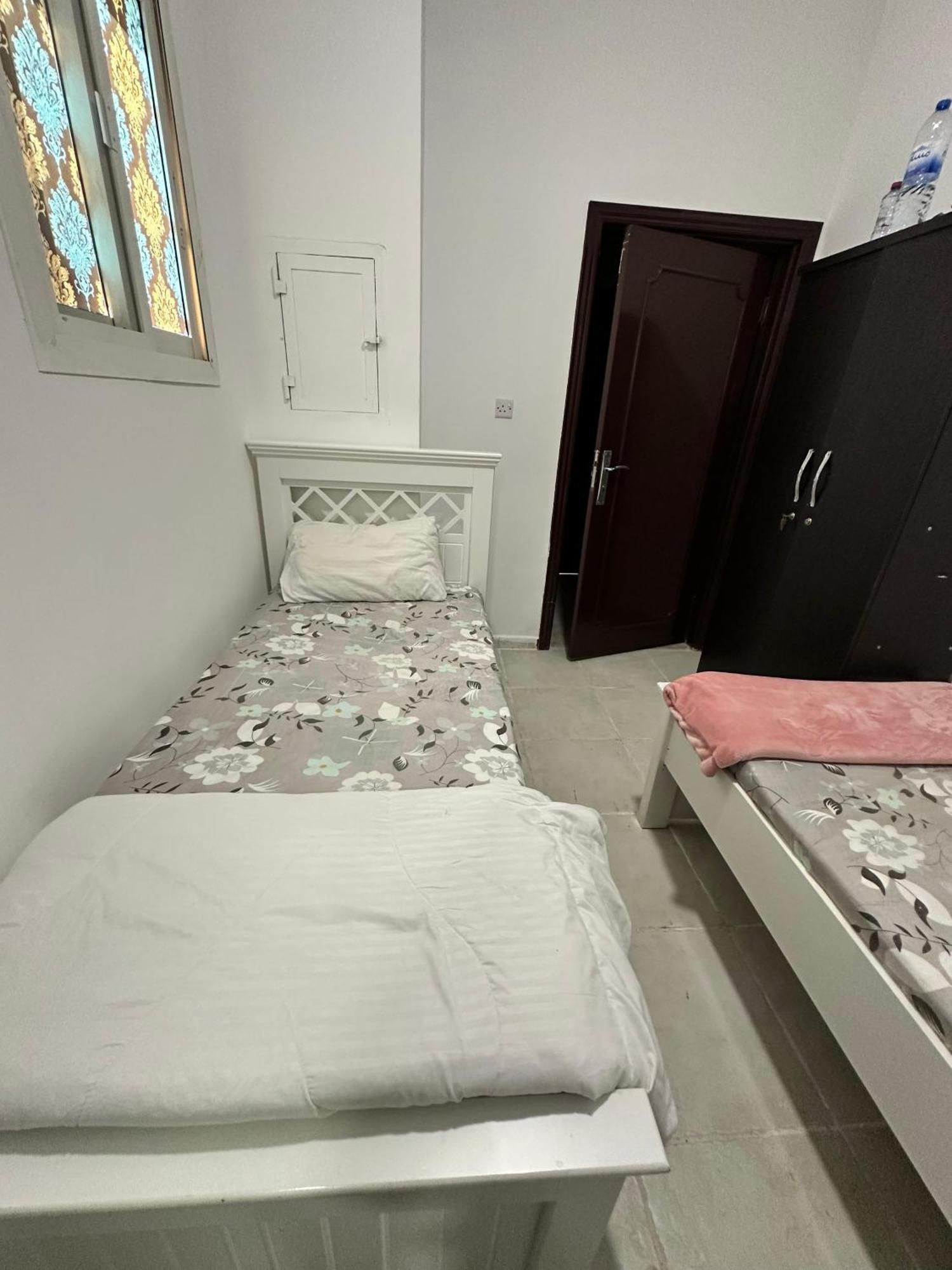 International Abu-Dhabi Hostel Villa Abu Dhabi Esterno foto