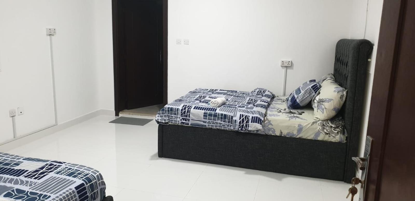 International Abu-Dhabi Hostel Villa Abu Dhabi Esterno foto